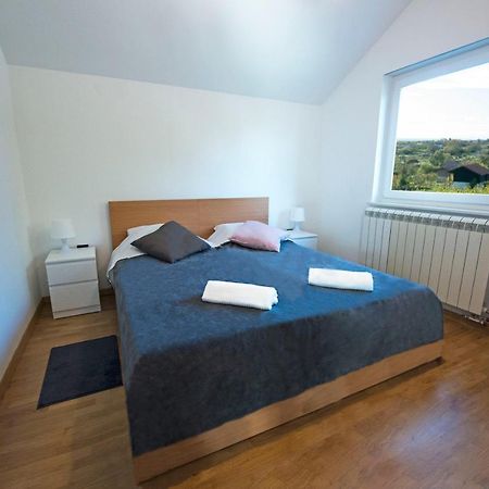 Appartamento Apartman Grc Dugo Selo Esterno foto