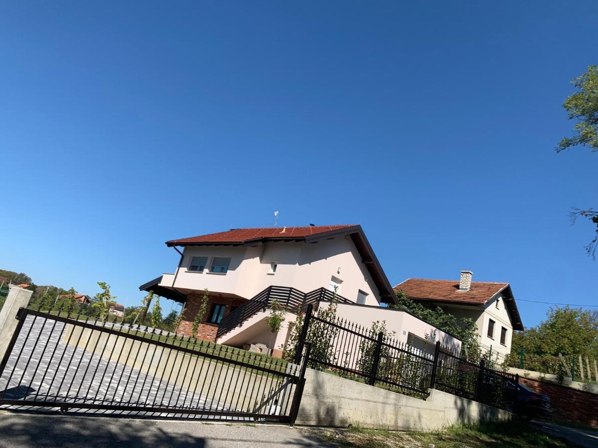 Appartamento Apartman Grc Dugo Selo Esterno foto