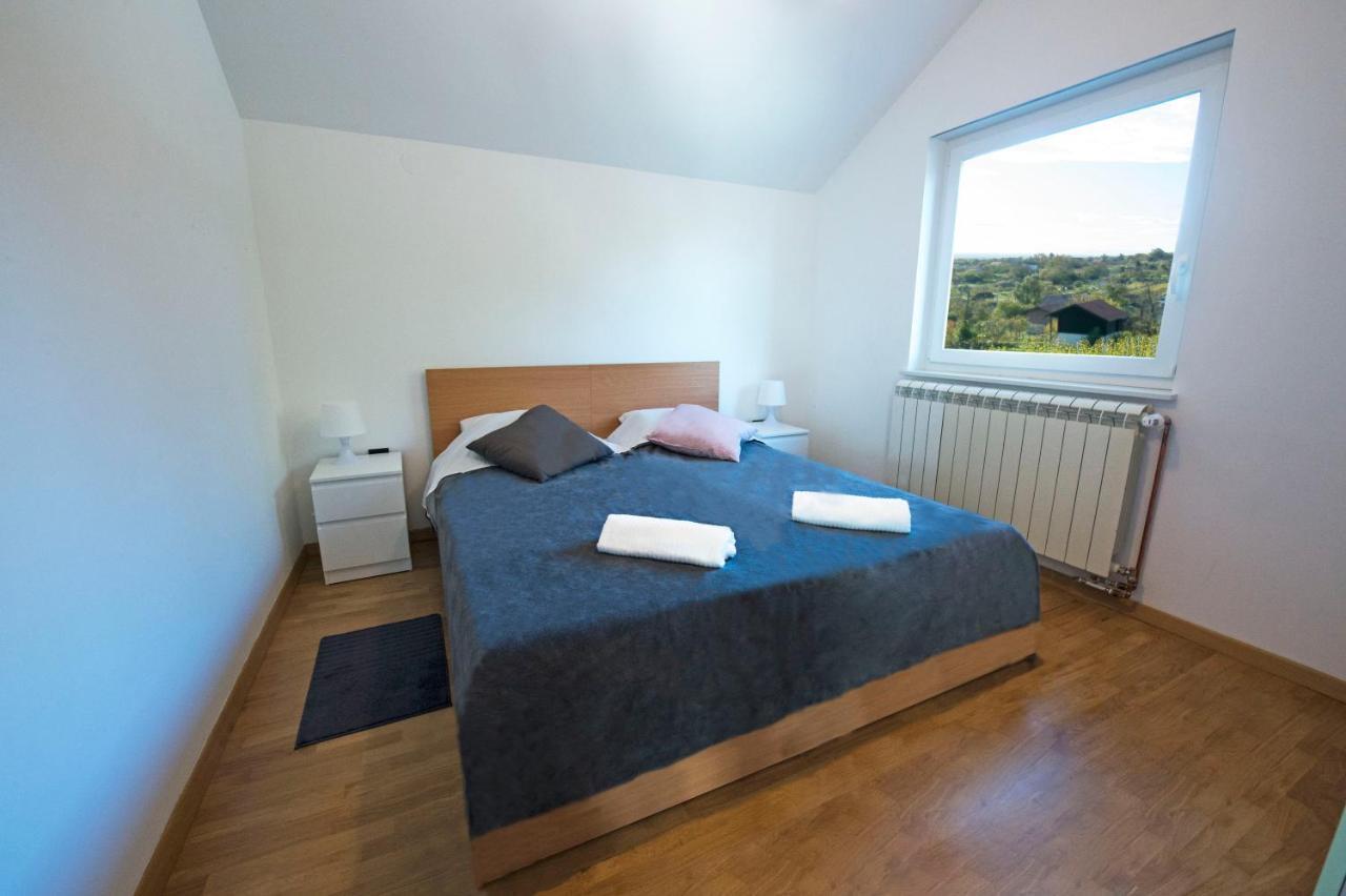 Appartamento Apartman Grc Dugo Selo Esterno foto