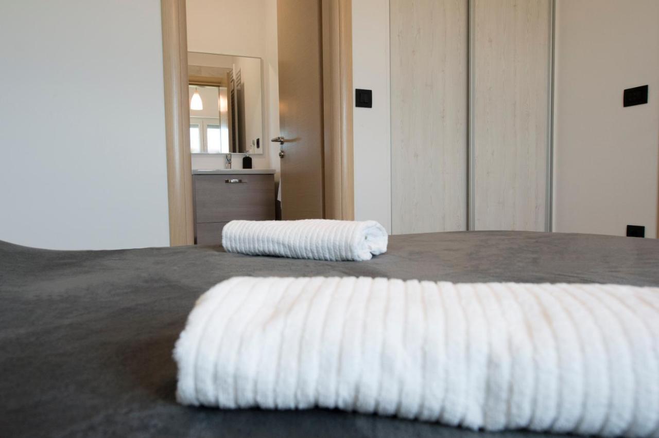 Appartamento Apartman Grc Dugo Selo Esterno foto